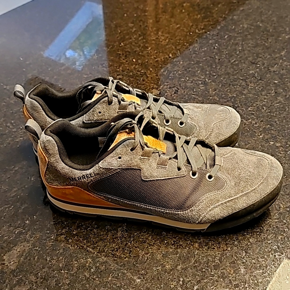 Merrell travel suede hiking shoe